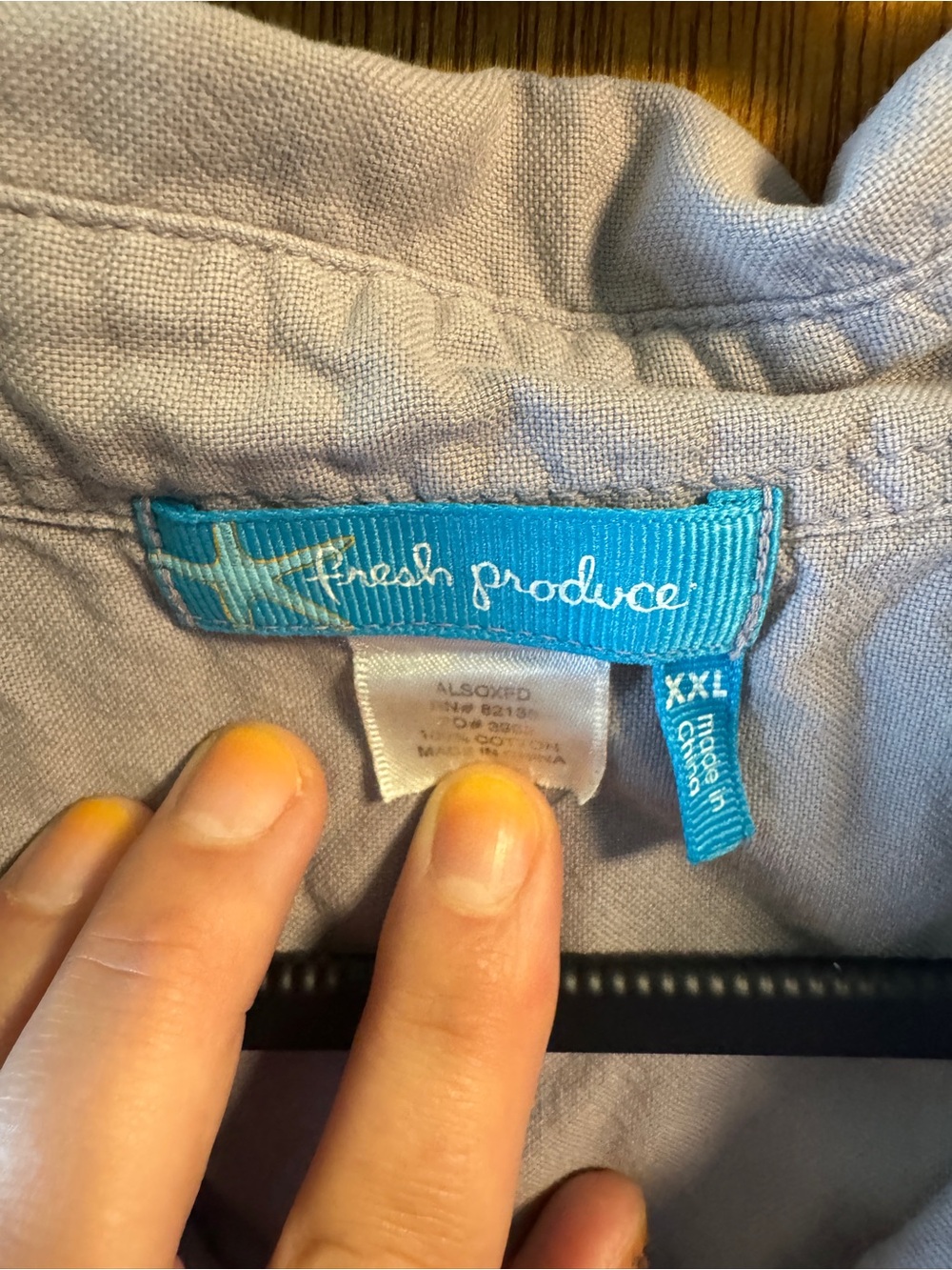 Fresh Produce button down - Picture 3 of 9